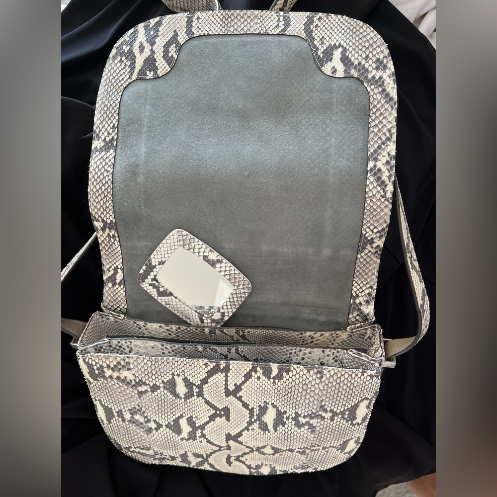 New Cape Cobra Beirut Saddle Bag, Genuine Natural Python - Picture 11 of 16